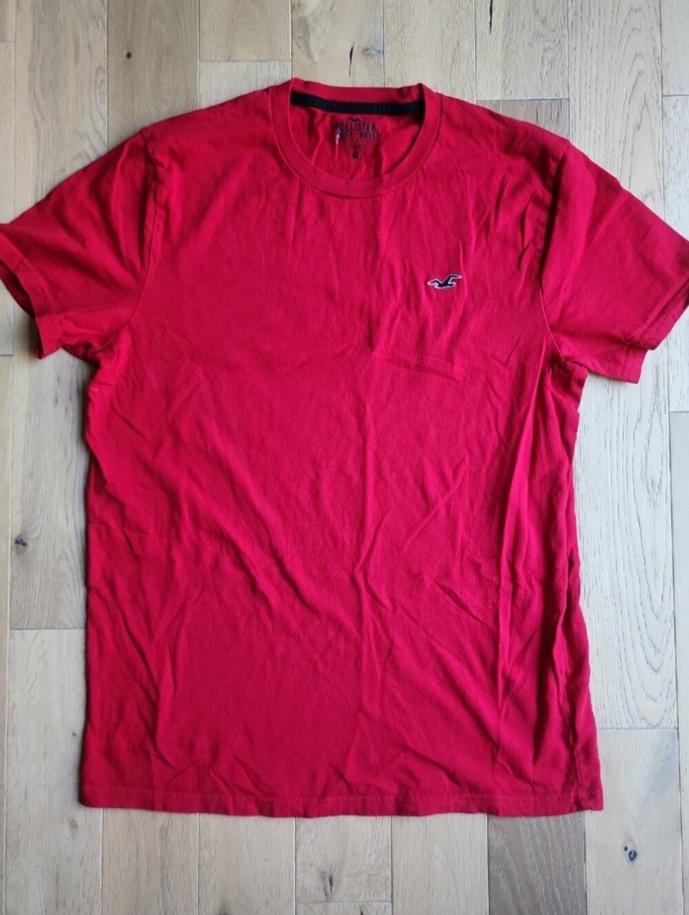 Hollister Men's Bright Red Short Sleeve Crew Tee with Logo